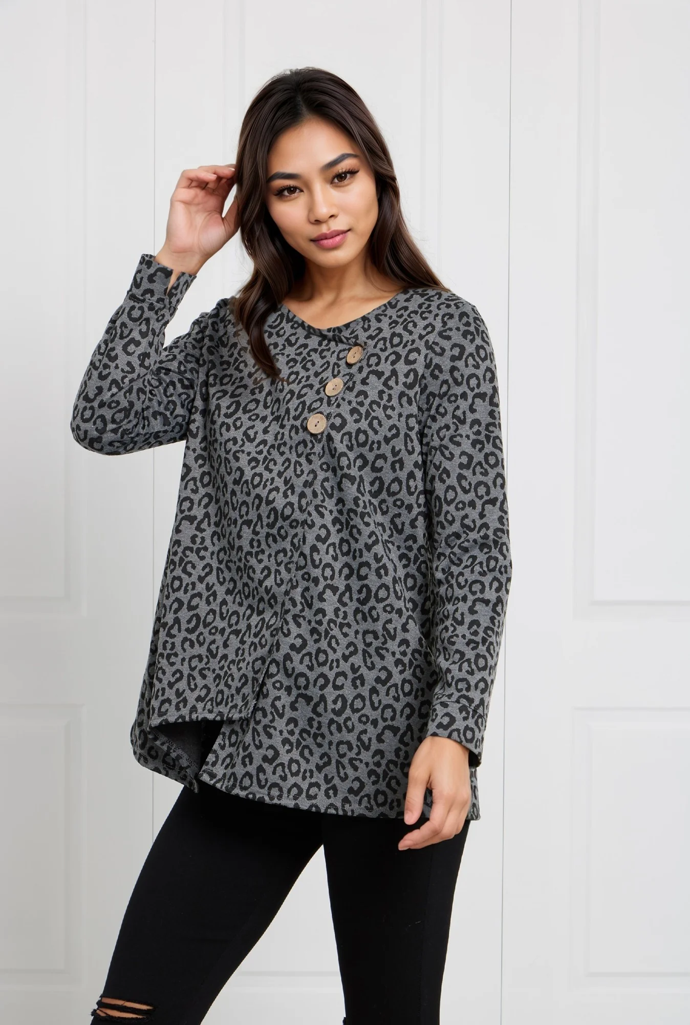 FABI ANIMAL PRINT BUTON DETAIL TOP