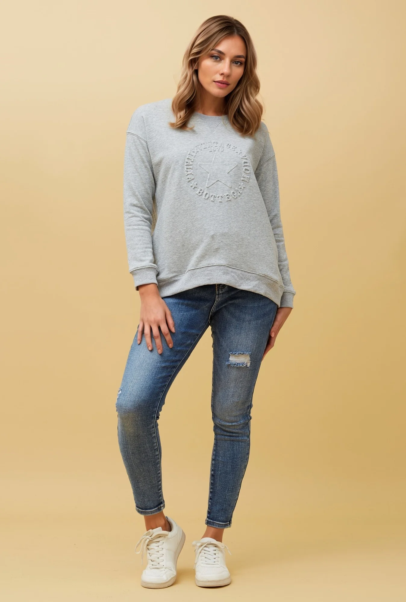 MONAR STAR EMBOSSED SWEATSHIRT