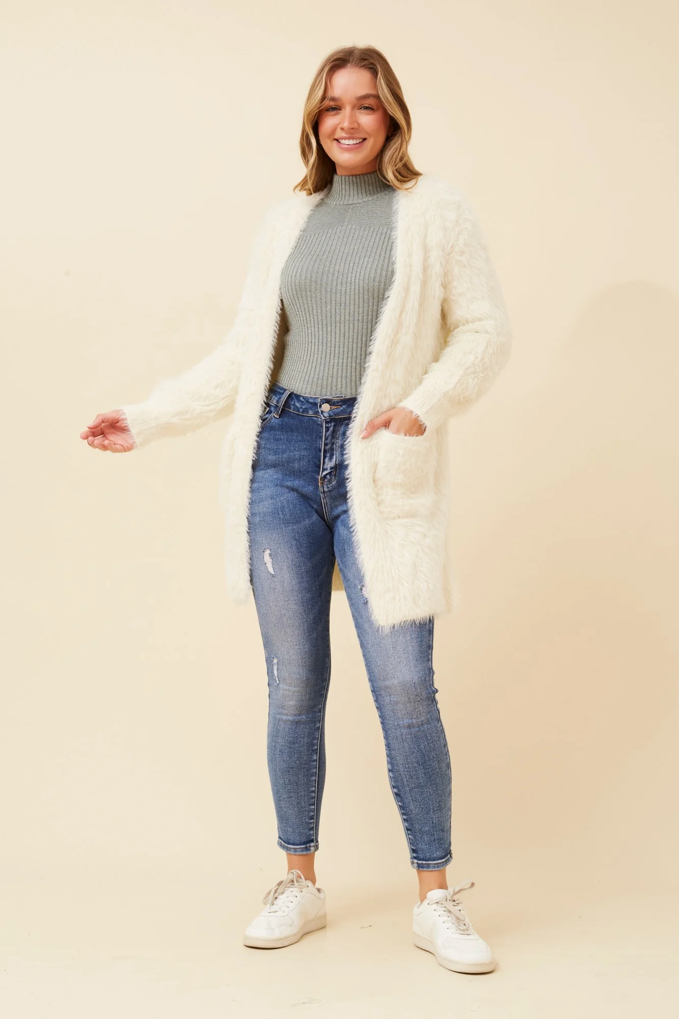 LEEZA EYELASH KNIT CARDIGAN
