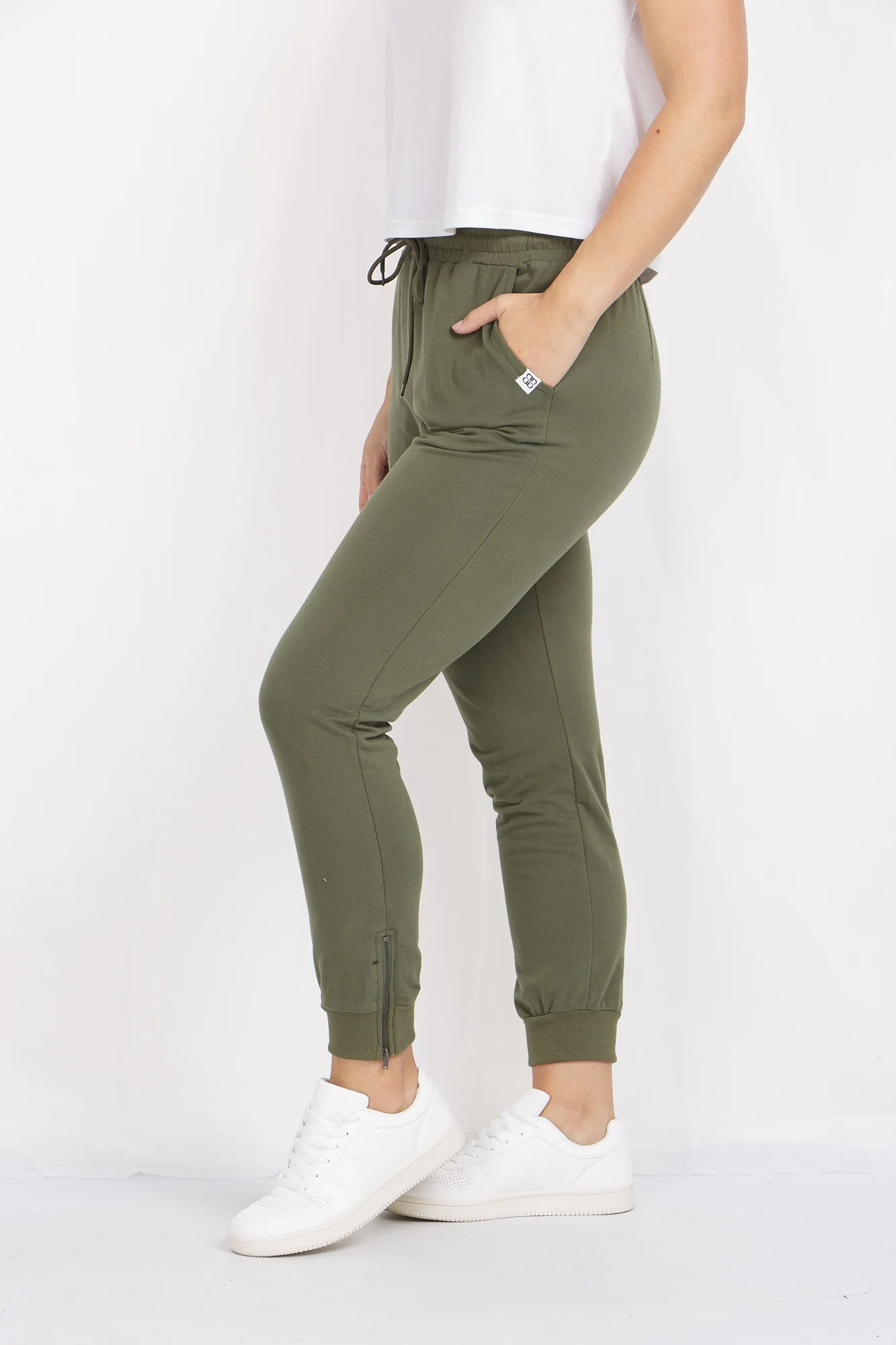 TRACK PANTS